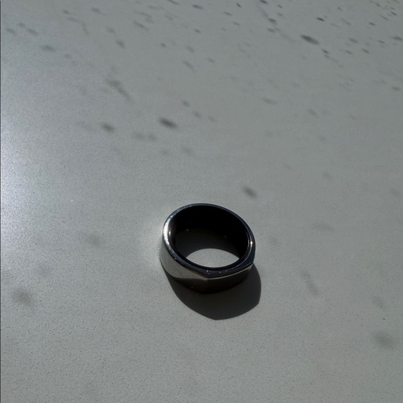 Oura Gen 3 size 9 and charging Dock